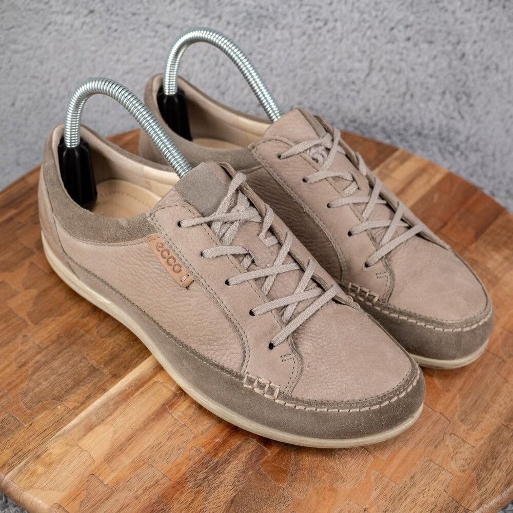 ECCO Cayla Leather Sneakers in Taupe Women's 39 / US 8